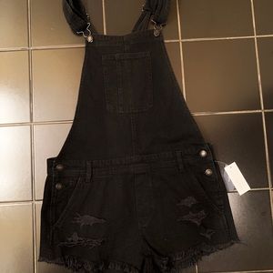 American eagle jean short overalls